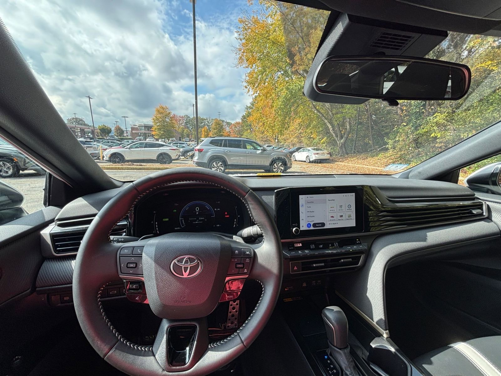 Thumbnail: 2025 Toyota Camry - 33