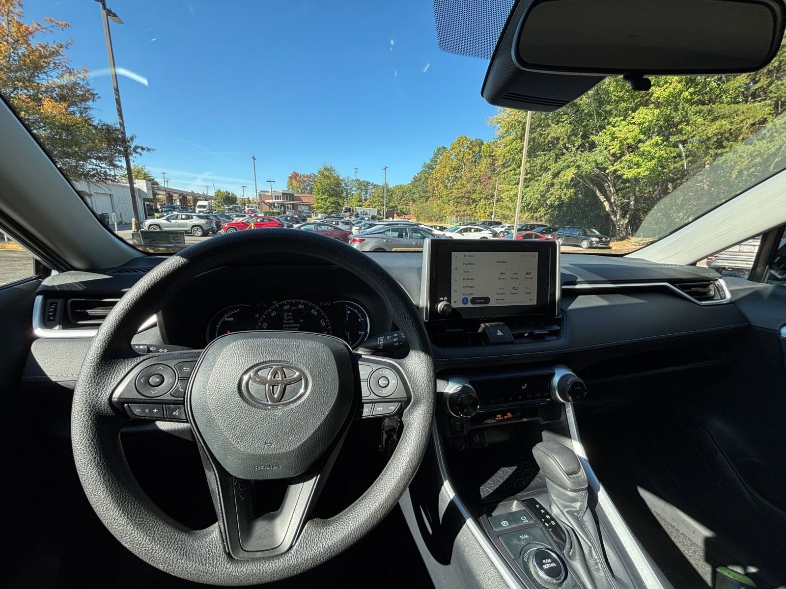 Thumbnail: 2025 Toyota RAV4 - 33