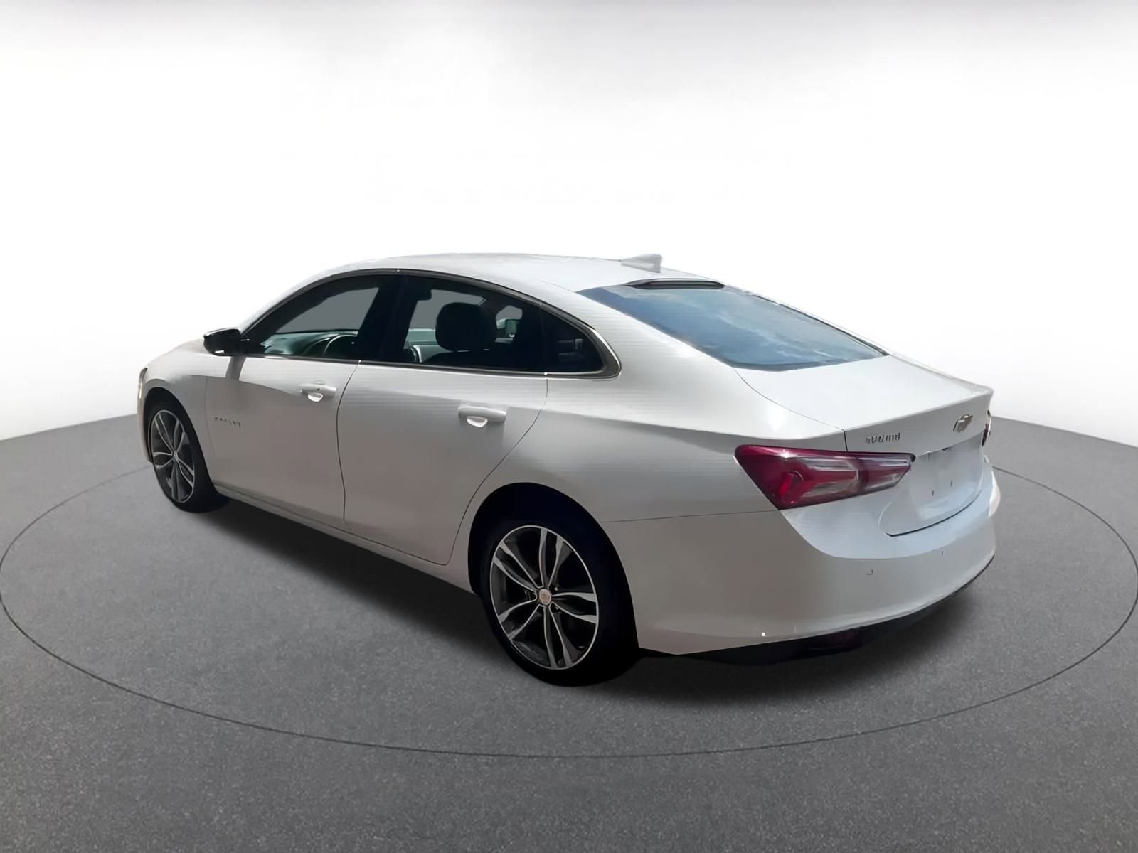 Thumbnail: 2024 Chevrolet Malibu - 10