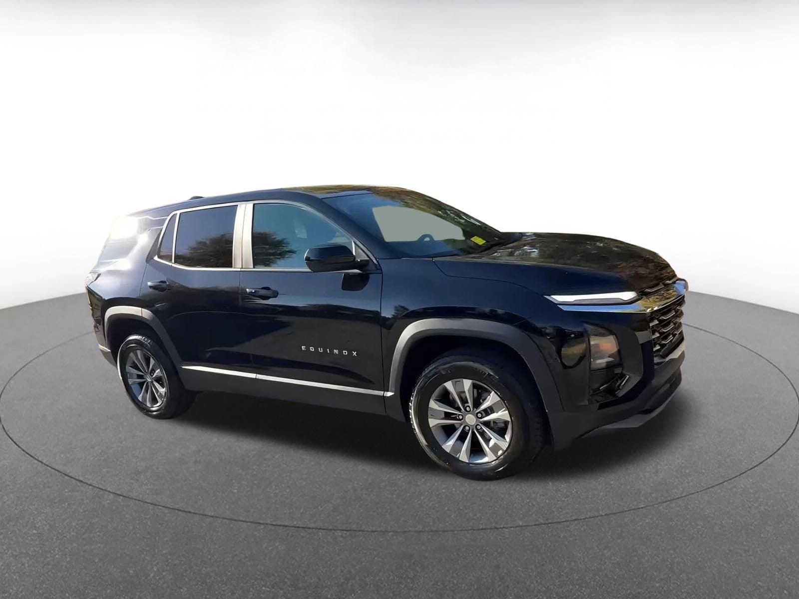 Thumbnail: 2025 Chevrolet Equinox - 2