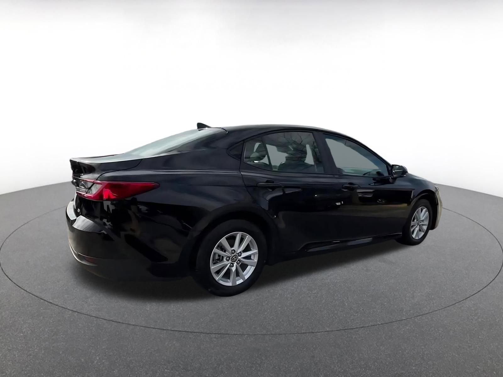 Thumbnail: 2025 Toyota Camry - 15