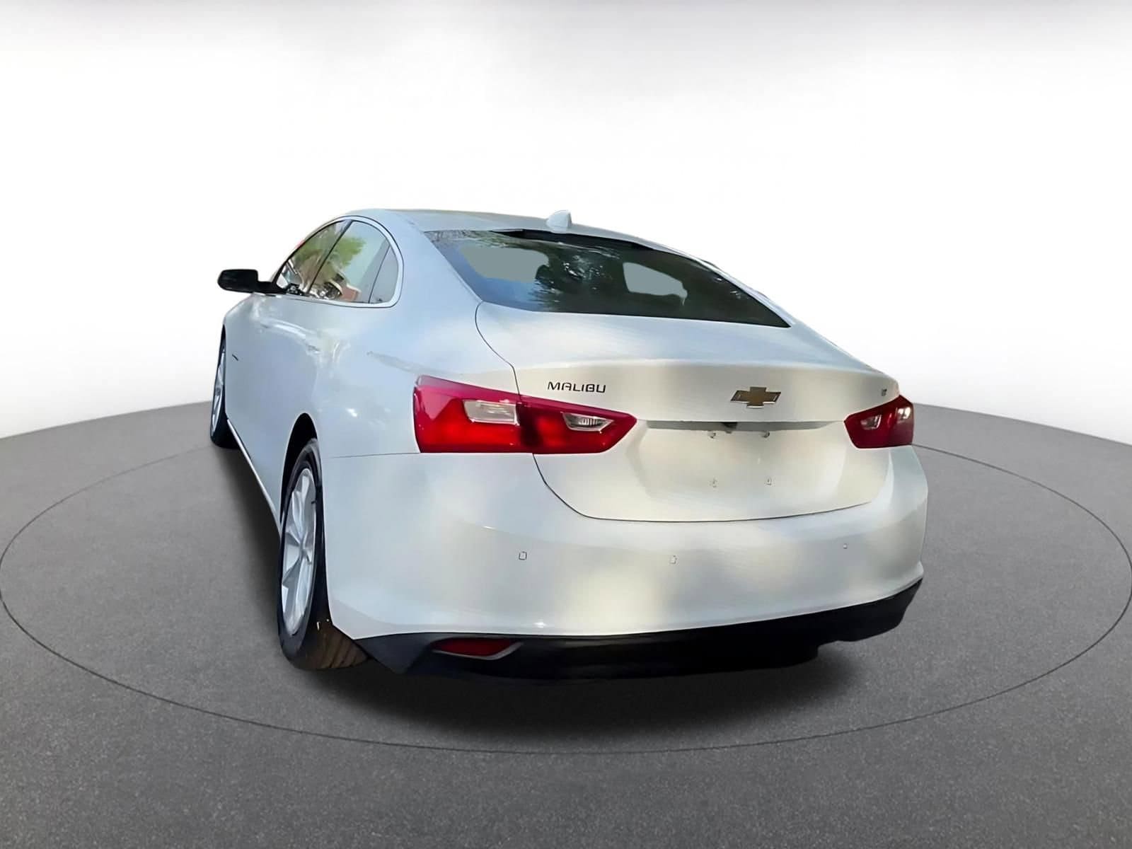 Thumbnail: 2024 Chevrolet Malibu - 11