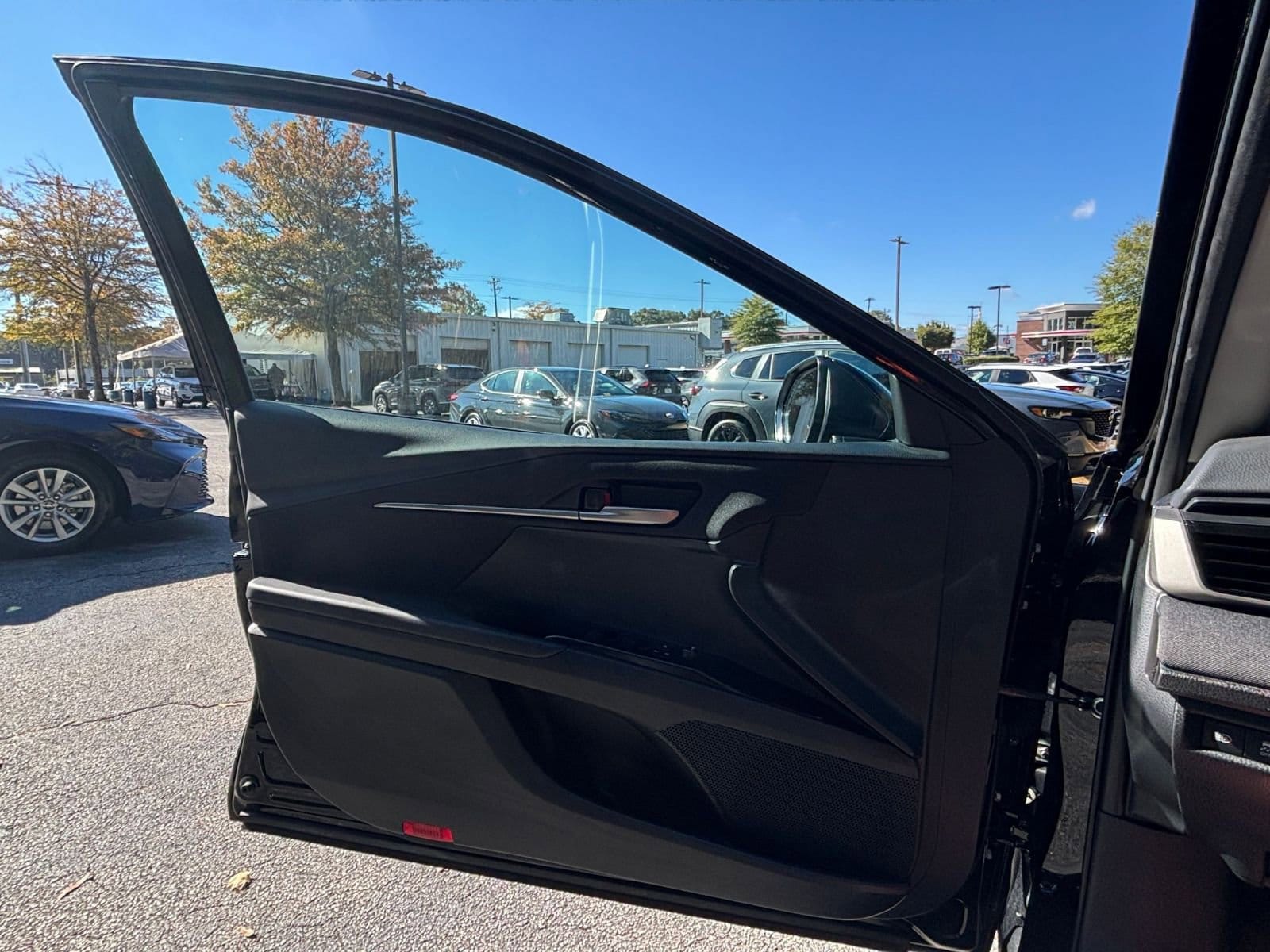 Thumbnail: 2025 Toyota Camry - 20