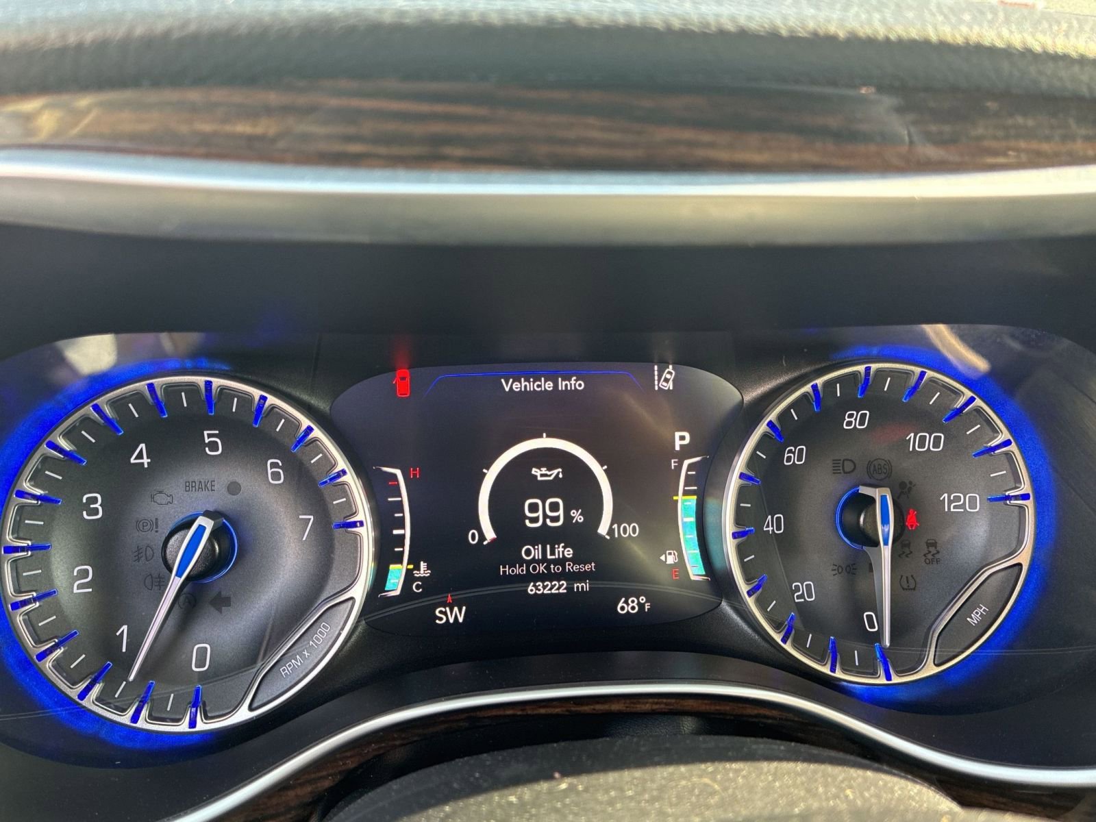 Thumbnail: 2023 Chrysler Pacifica - 10