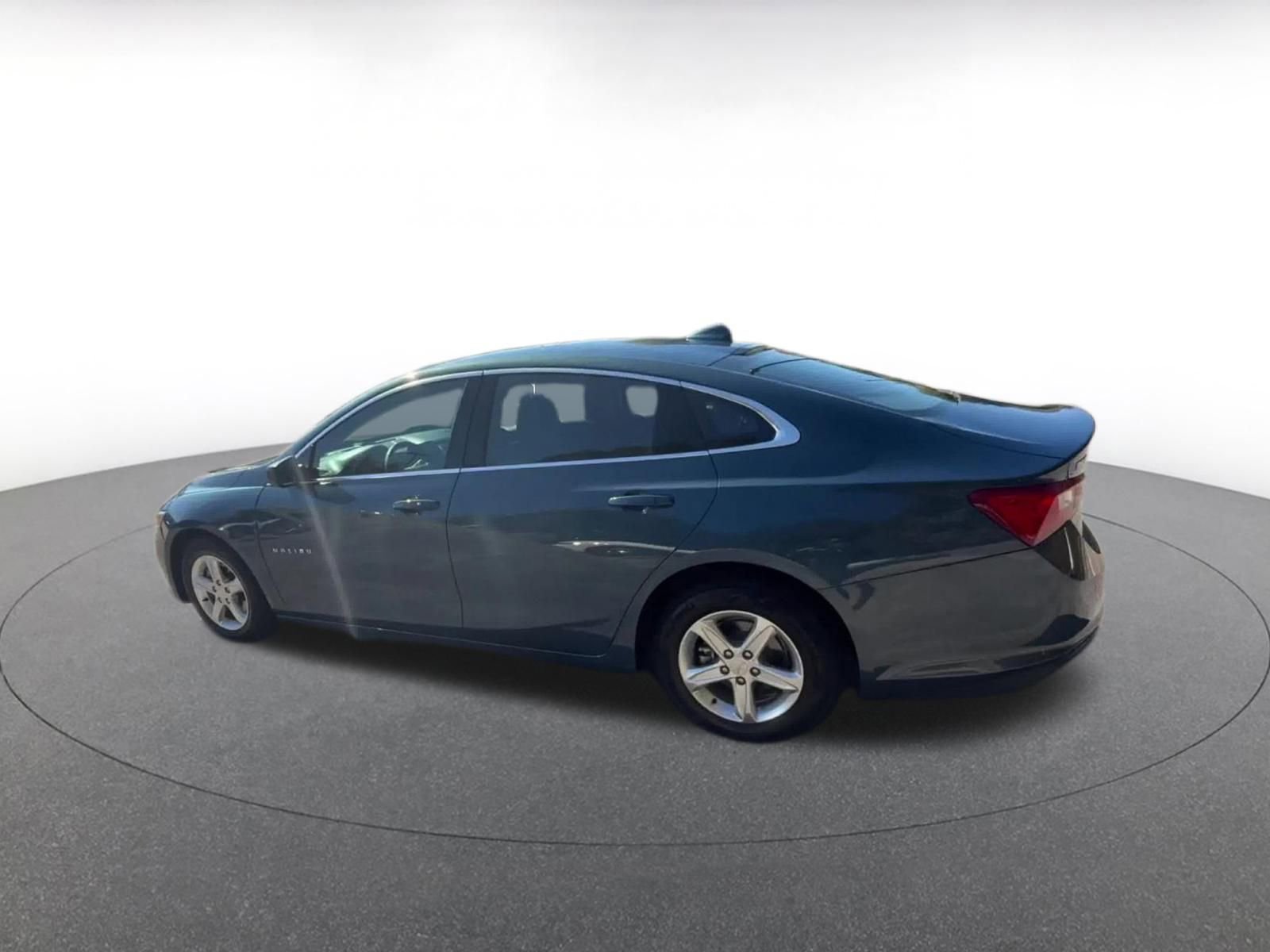 Thumbnail: 2024 Chevrolet Malibu - 10