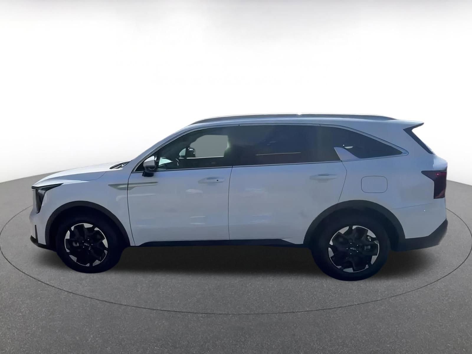 2024 Kia Sorento S 11