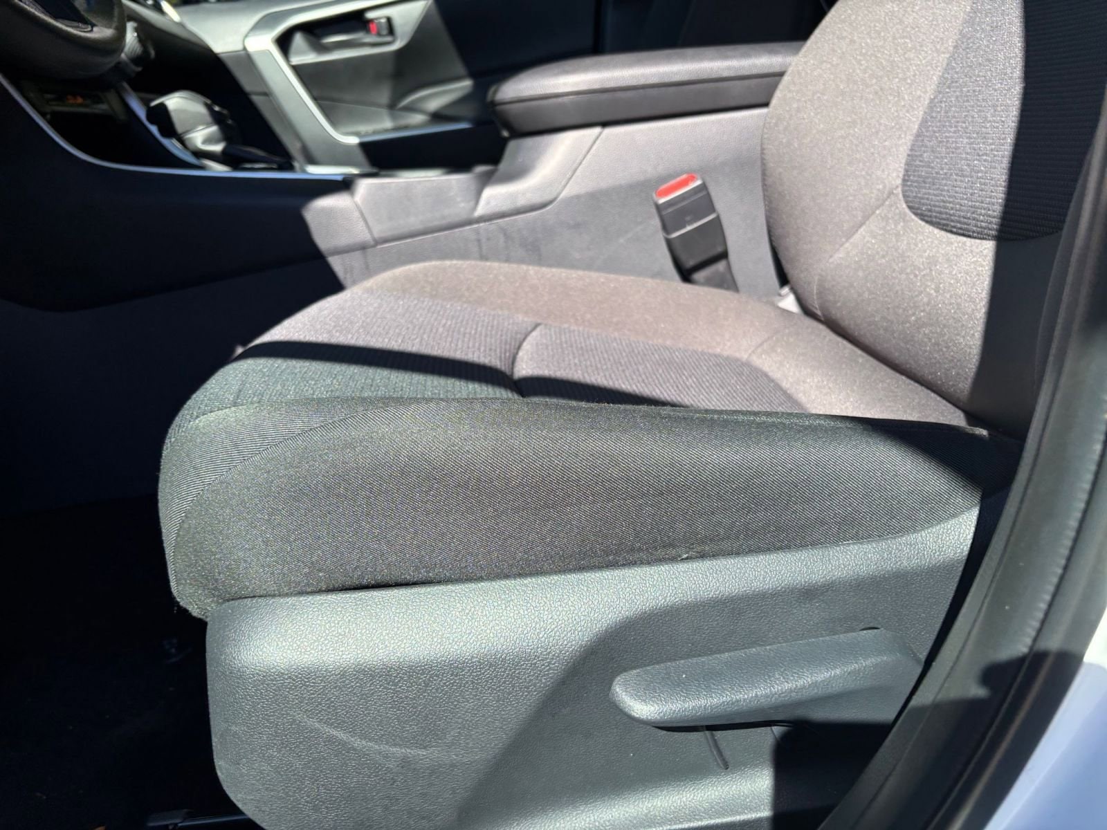 Thumbnail: 2025 Toyota RAV4 - 23