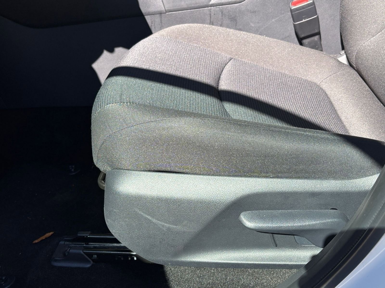 Thumbnail: 2025 Toyota RAV4 - 27