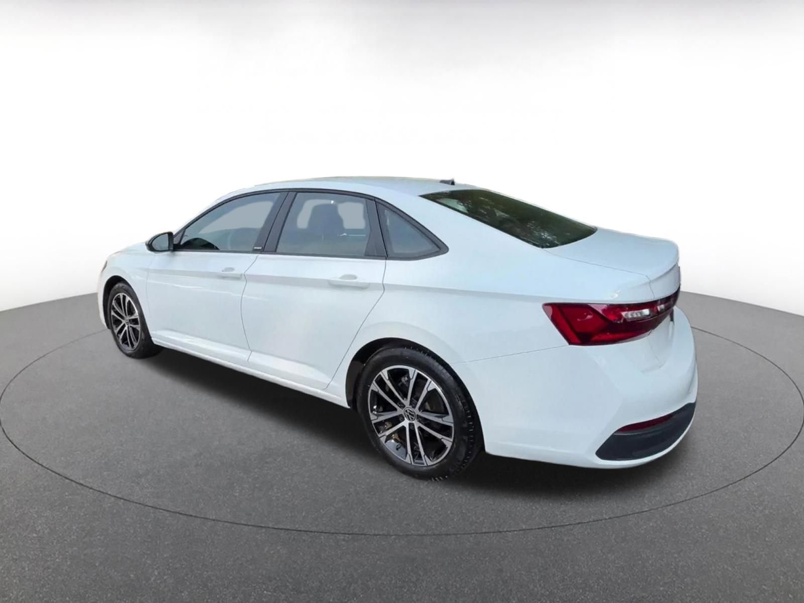 Thumbnail: 2025 Volkswagen Jetta - 10