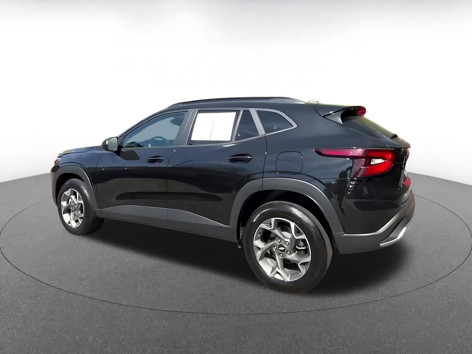 Thumbnail: 2025 Chevrolet Trax - 10