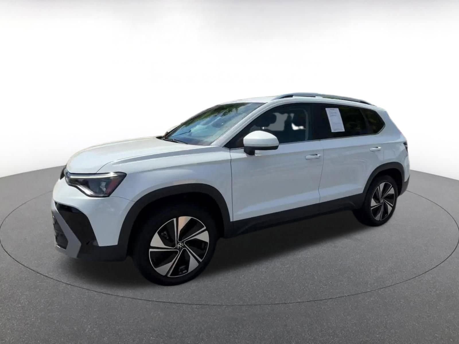 Thumbnail: 2025 Volkswagen Taos - 8