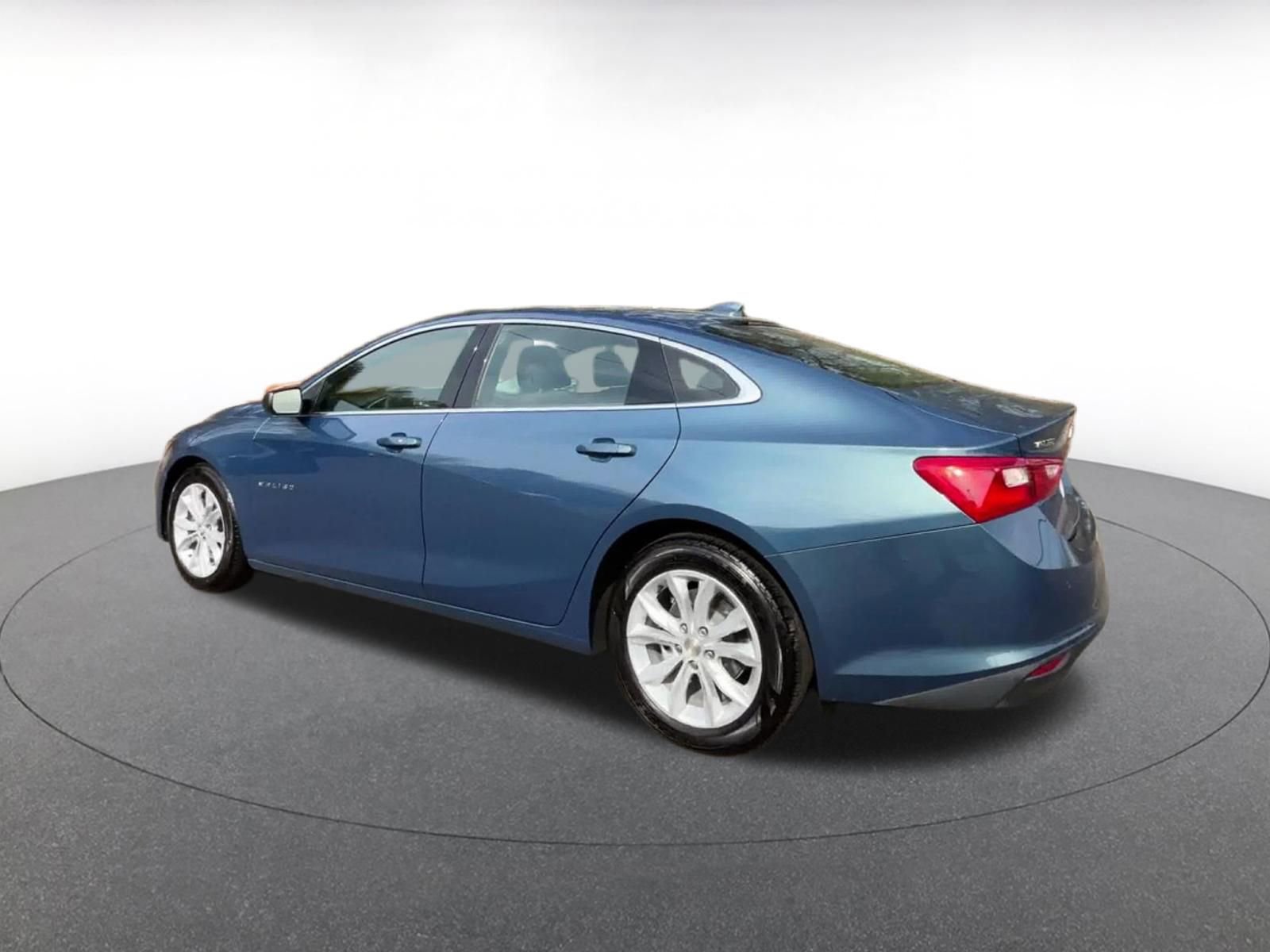 Thumbnail: 2024 Chevrolet Malibu - 10