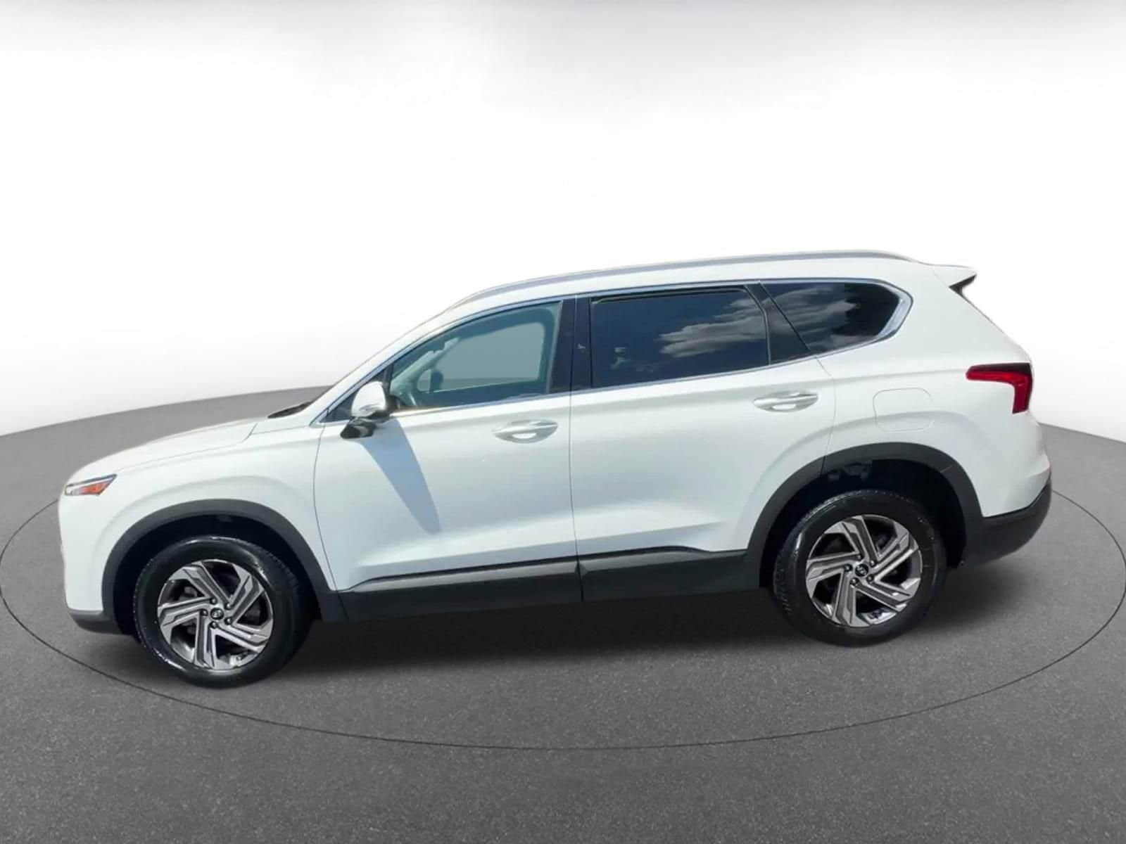 Thumbnail: 2023 Hyundai Santa Fe - 9