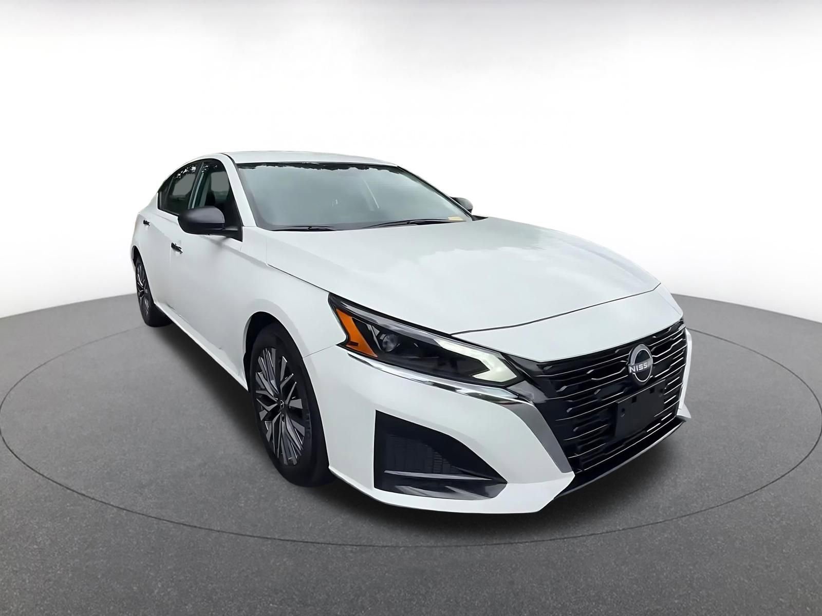 Thumbnail: 2025 Nissan Altima - 3