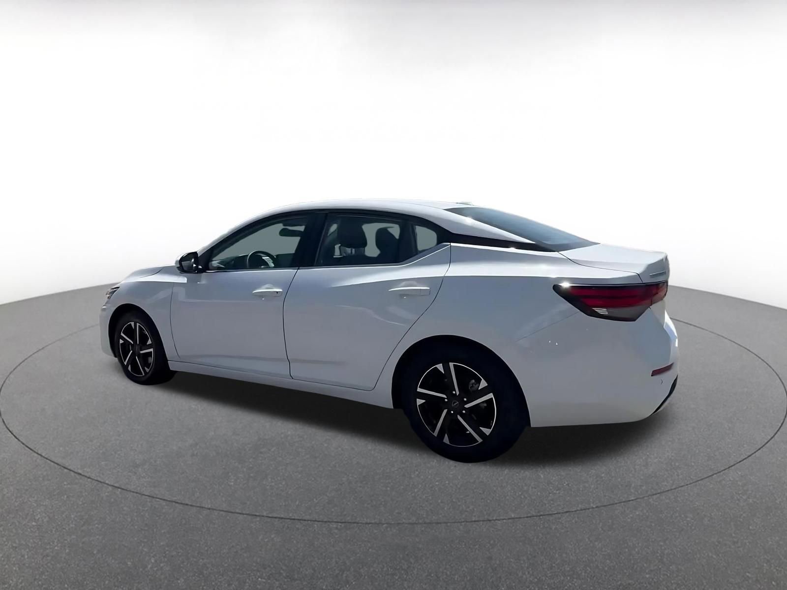 Thumbnail: 2025 Nissan Sentra - 10