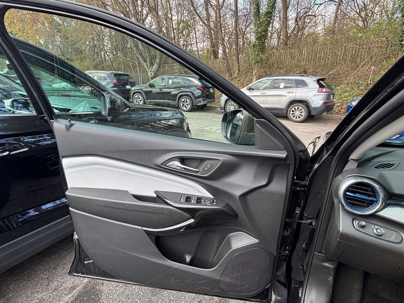 Thumbnail: 2025 Chevrolet Trax - 18