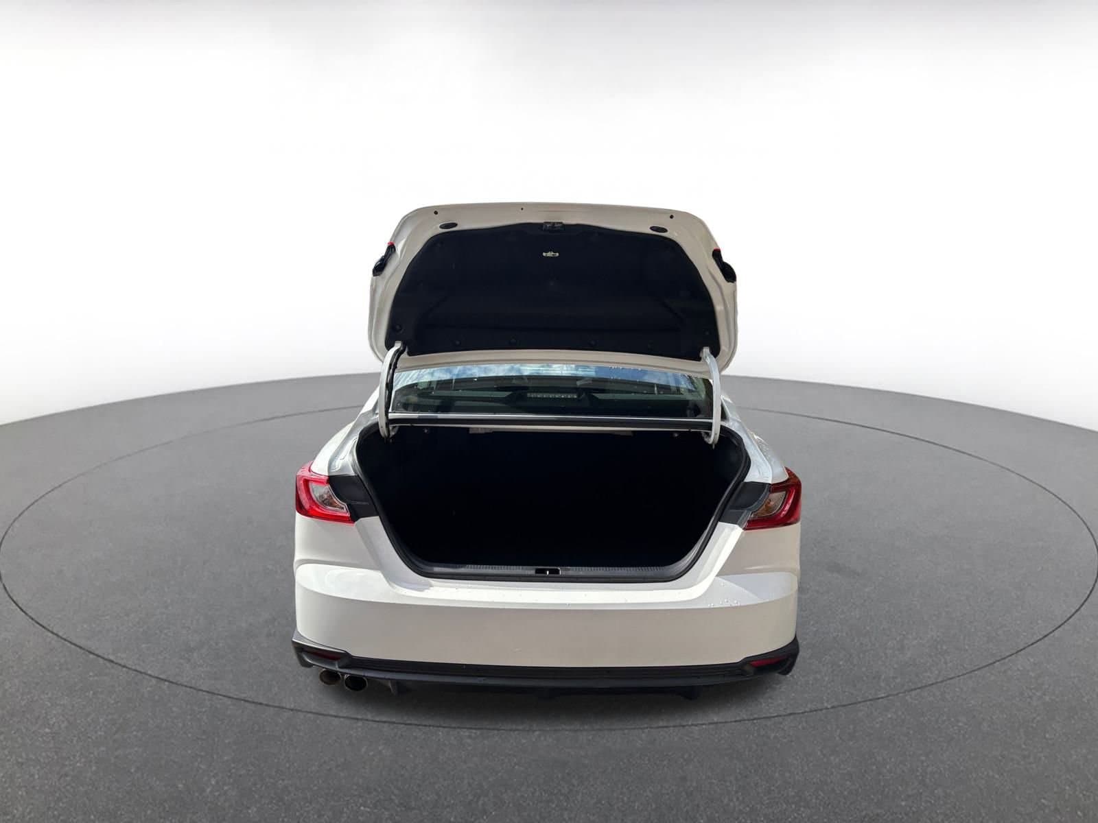 Thumbnail: 2025 Toyota Camry - 31