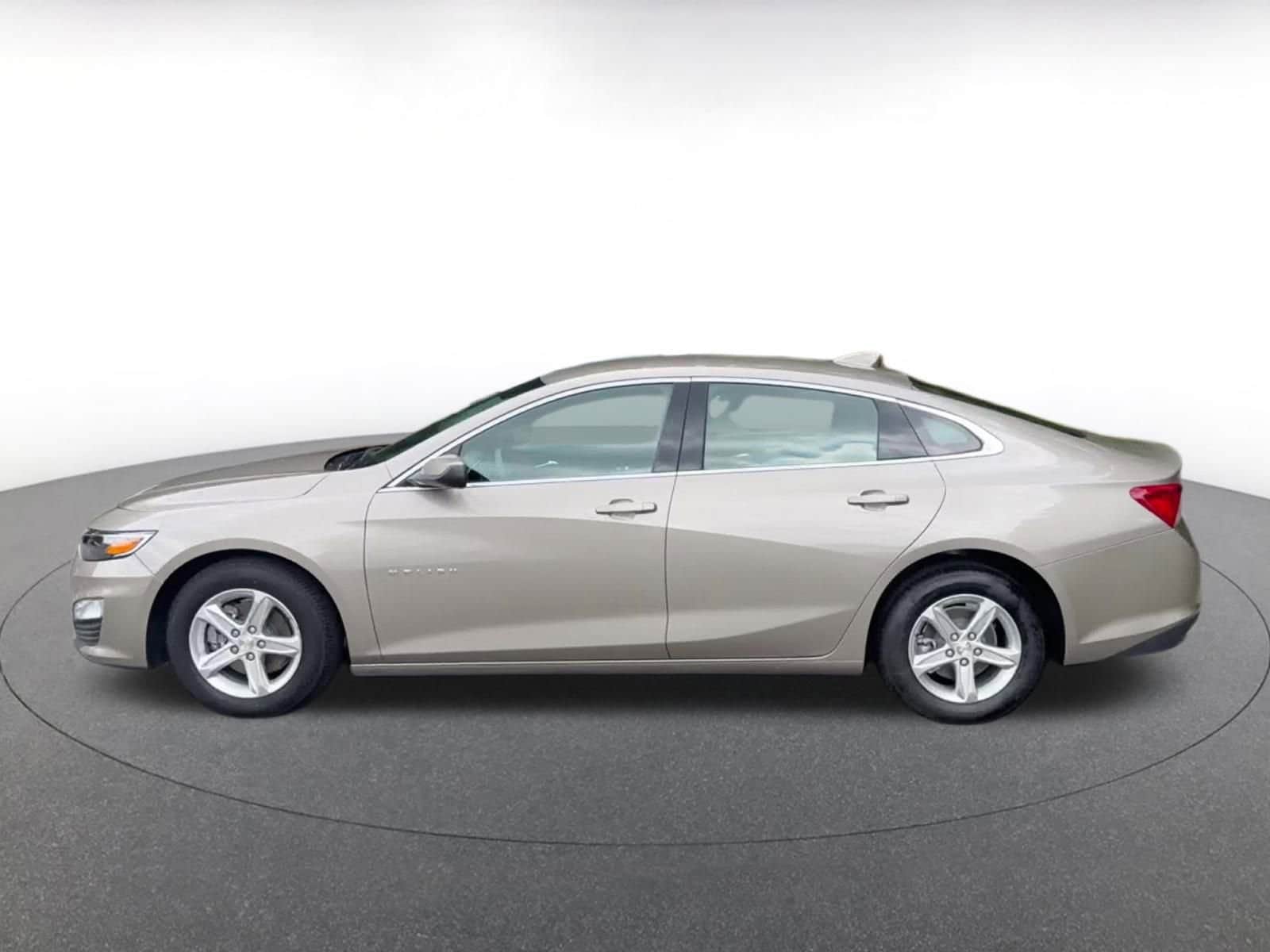 Thumbnail: 2024 Chevrolet Malibu - 8