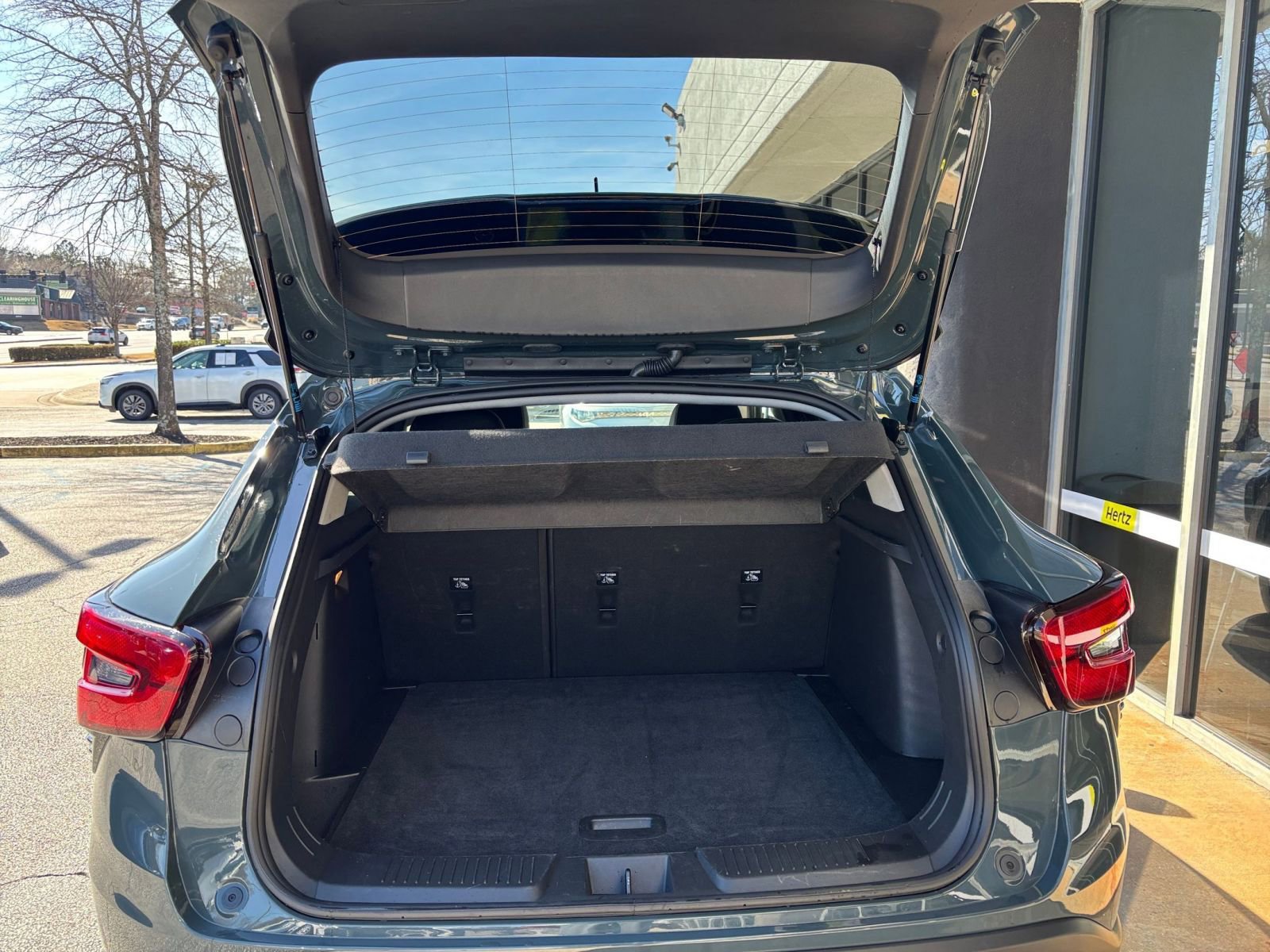 Thumbnail: 2025 Chevrolet Trax - 32