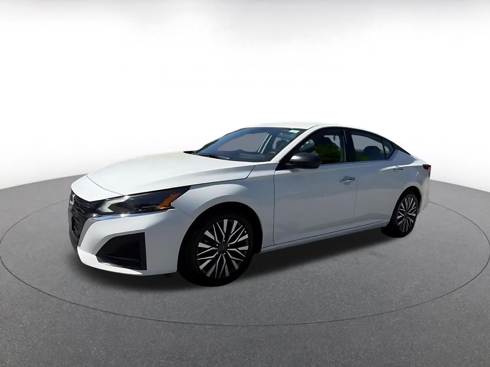 Thumbnail: 2025 Nissan Altima - 8