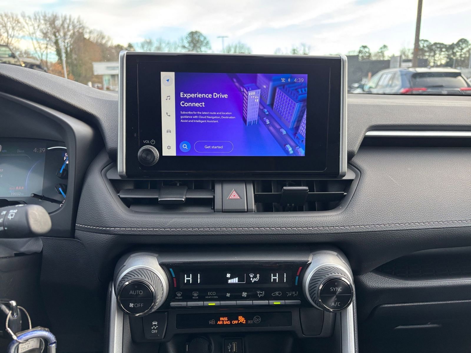 Thumbnail: 2025 Toyota RAV4 - 21