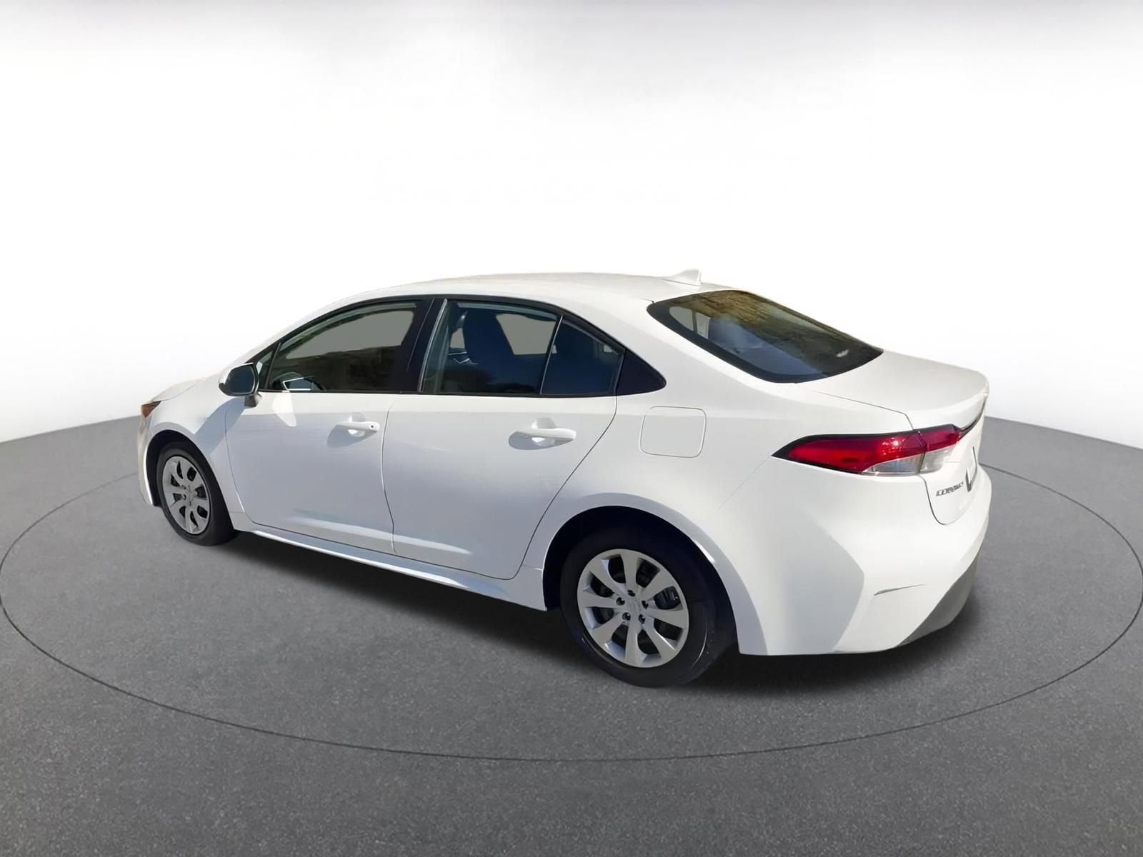 Thumbnail: 2025 Toyota Corolla - 10