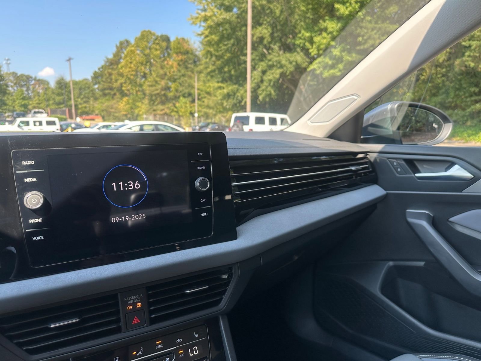 Thumbnail: 2025 Volkswagen Jetta - 35