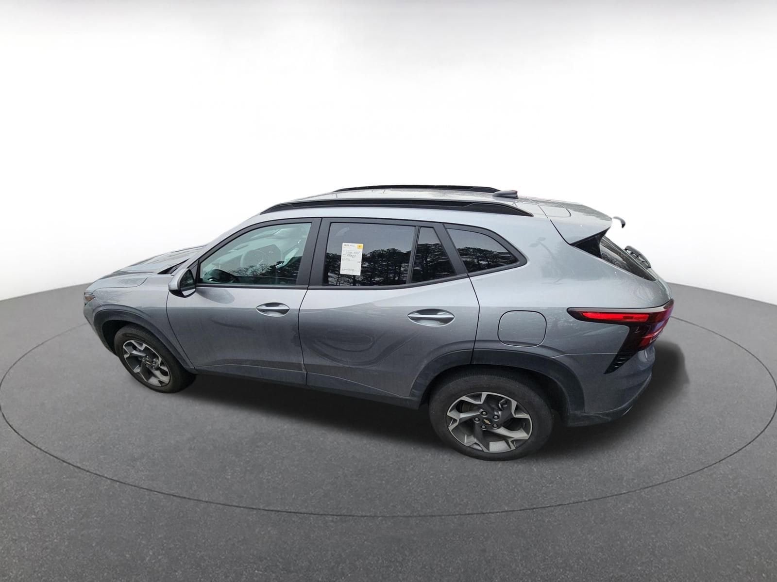 Thumbnail: 2025 Chevrolet Trax - 6