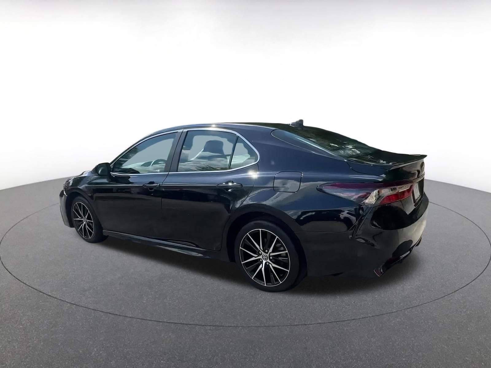 Thumbnail: 2024 Toyota Camry - 8