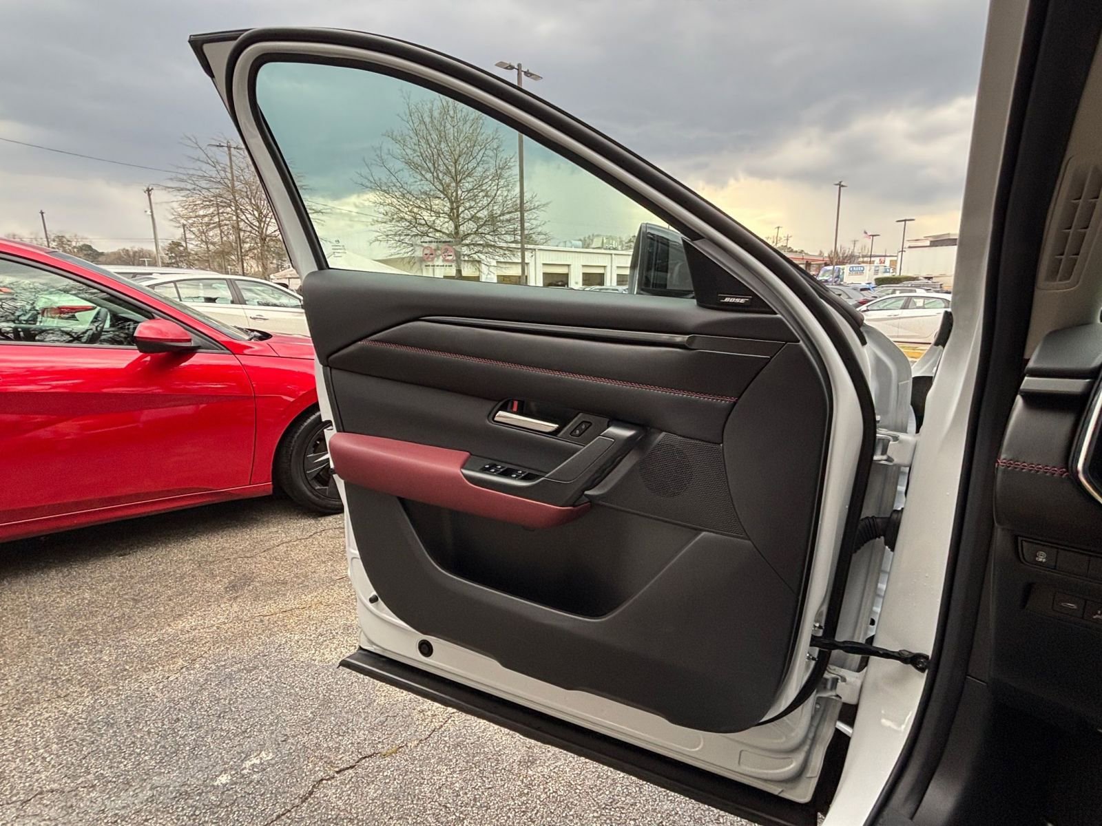 Thumbnail: 2025 Mazda CX-50 - 18