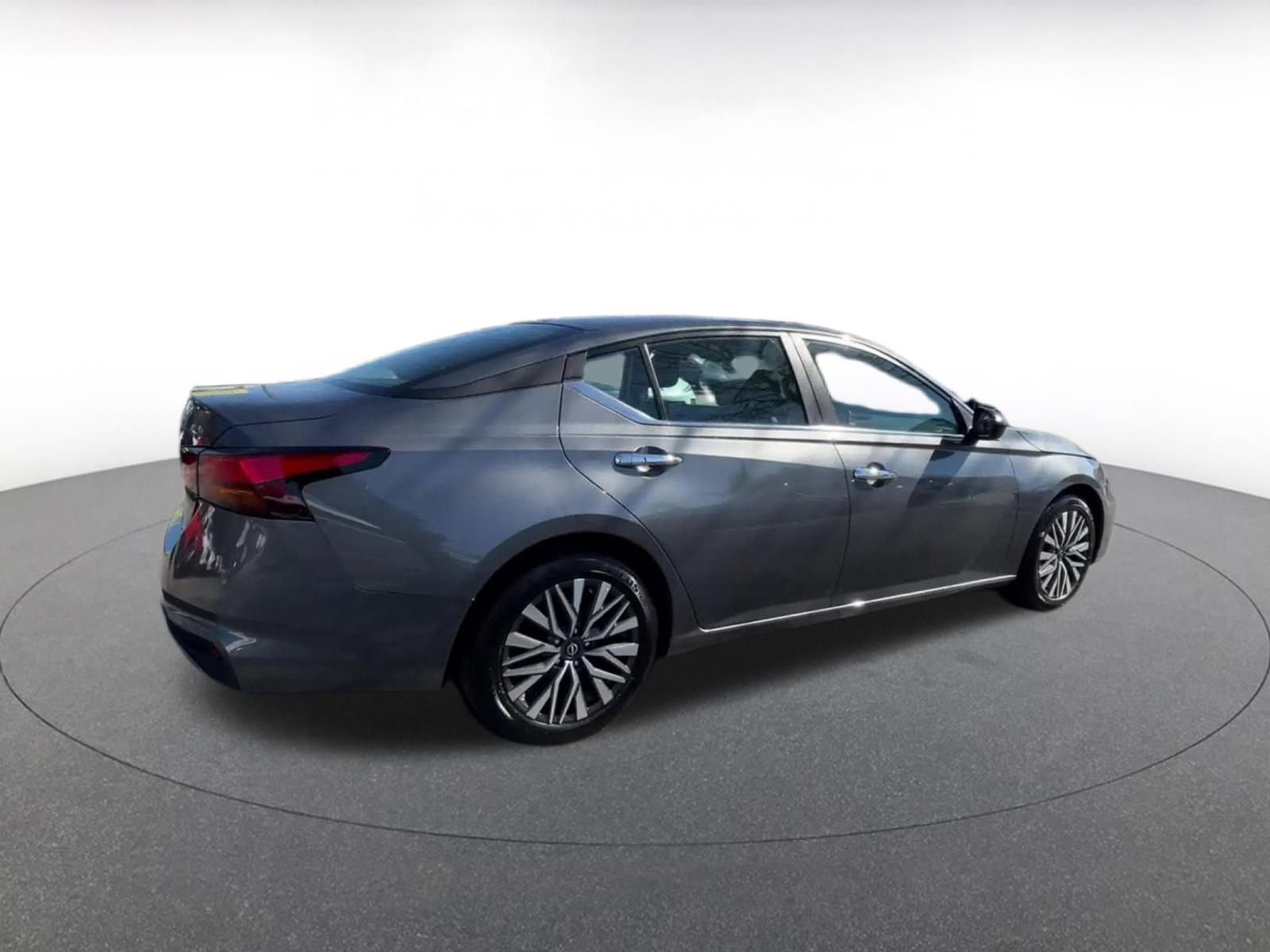 Thumbnail: 2025 Nissan Altima - 15