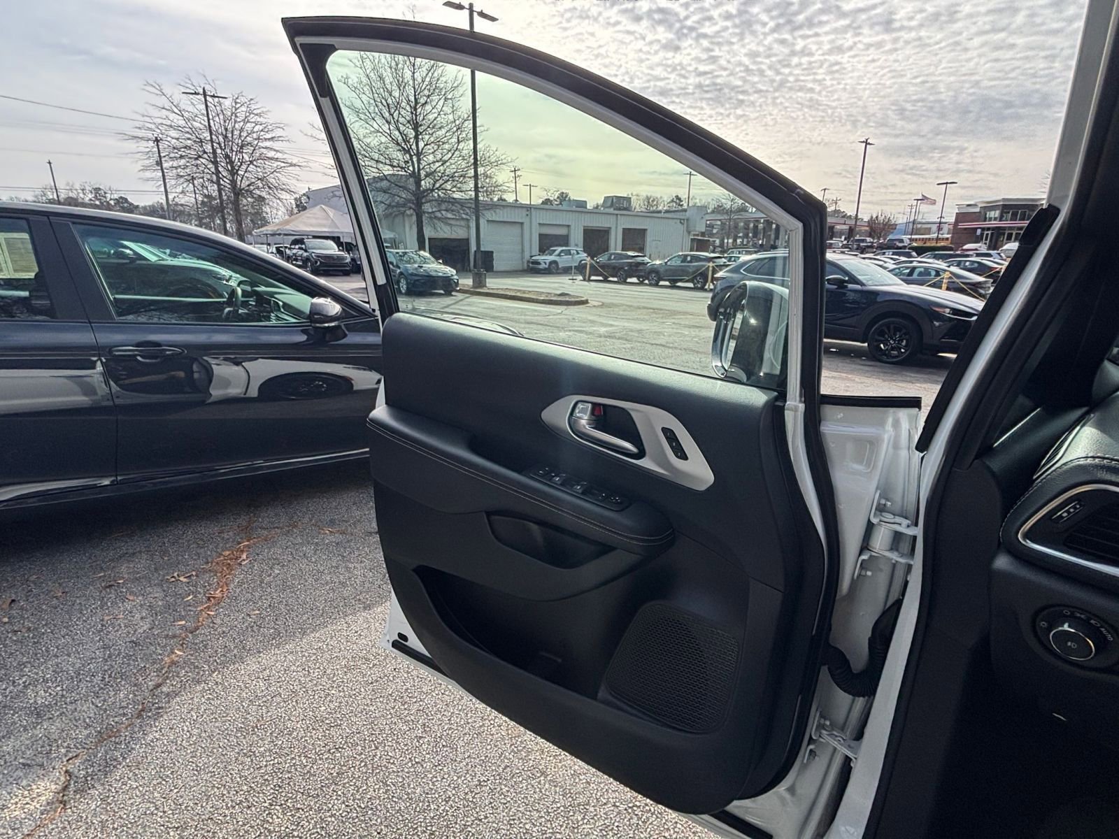 Thumbnail: 2025 Chrysler Pacifica - 20