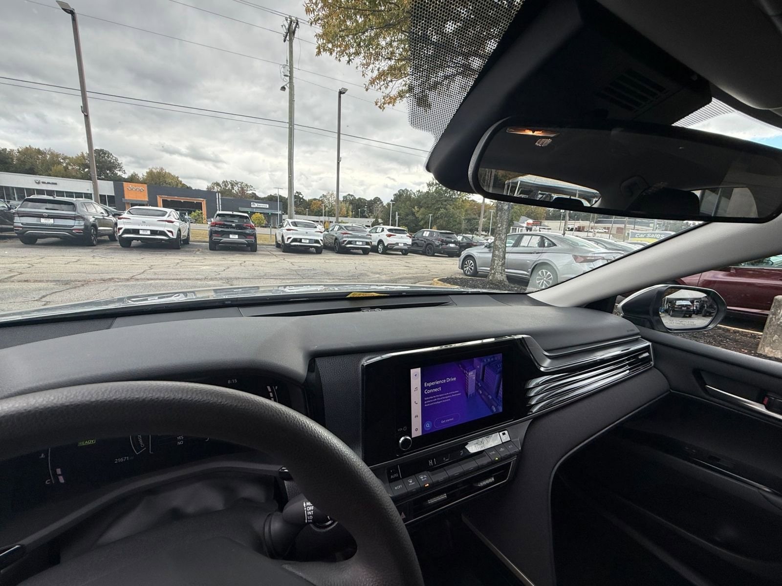 Thumbnail: 2025 Toyota Camry - 33