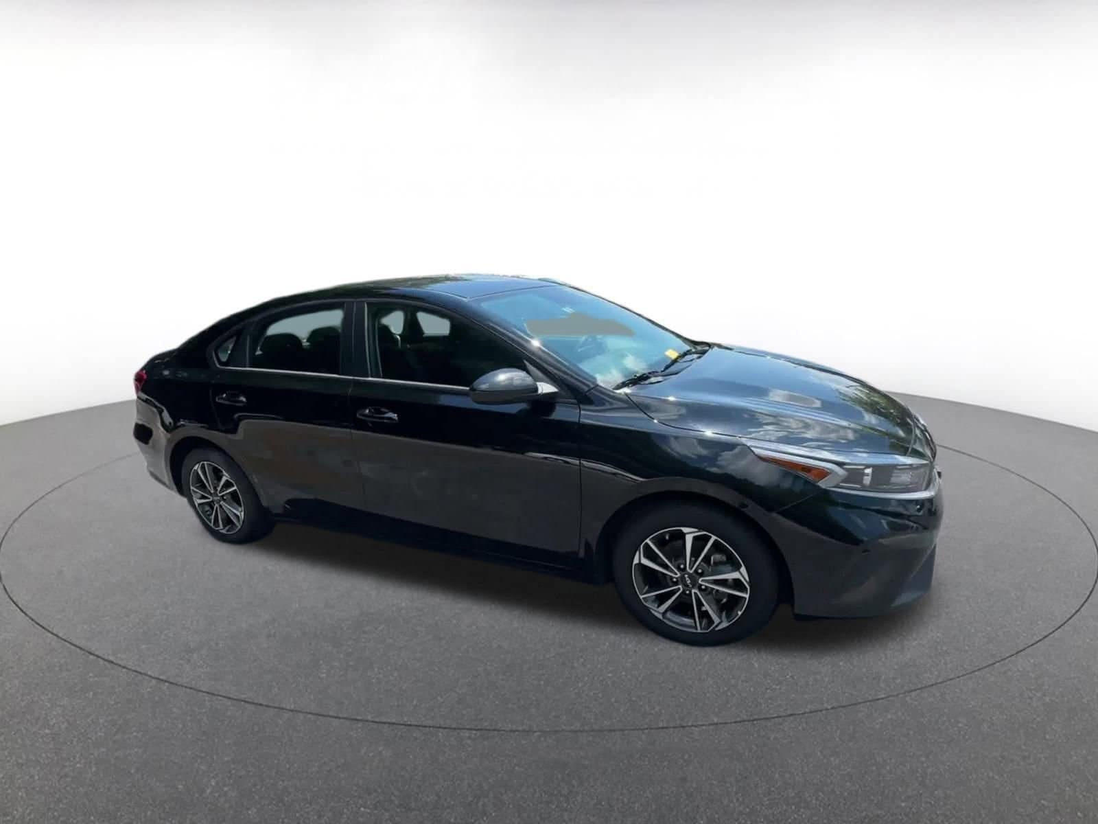 Thumbnail: 2024 Kia Forte - 2