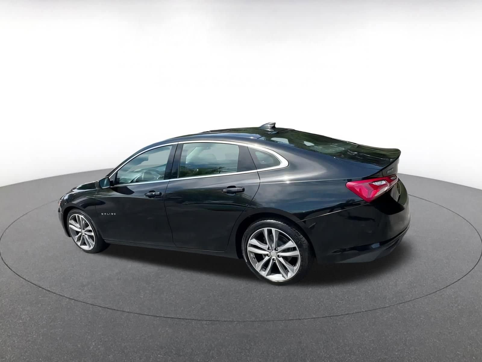 Thumbnail: 2024 Chevrolet Malibu - 10