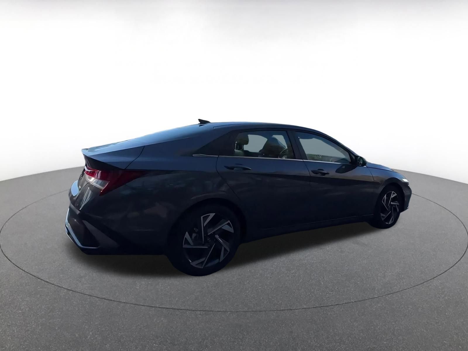 Thumbnail: 2025 Hyundai Elantra - 15