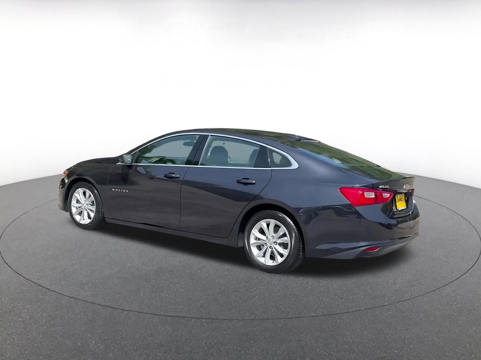 Thumbnail: 2023 Chevrolet Malibu - 10
