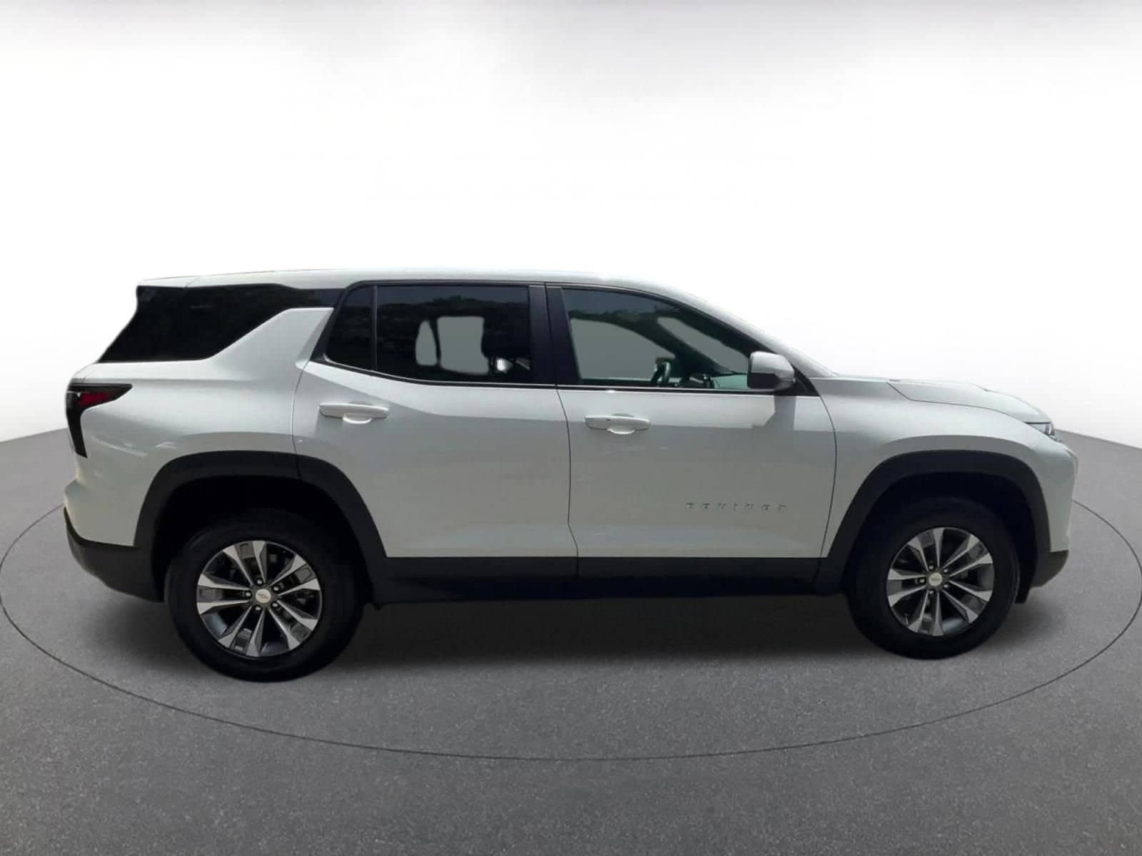 Thumbnail: 2025 Chevrolet Equinox - 16