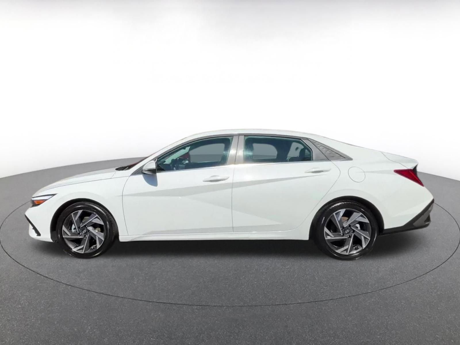 Thumbnail: 2025 Hyundai Elantra - 9