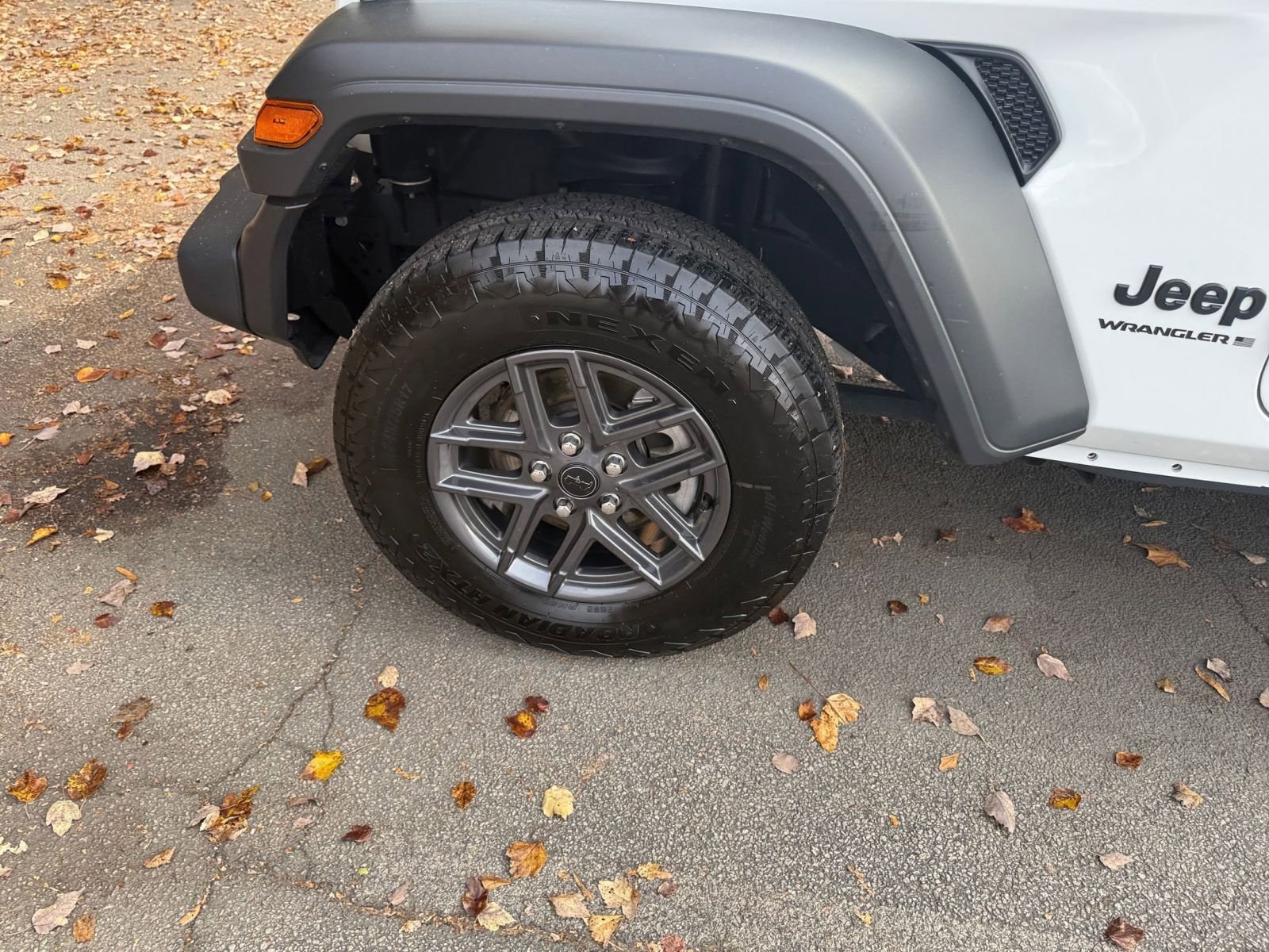 Thumbnail: 2025 Jeep Wrangler - 30