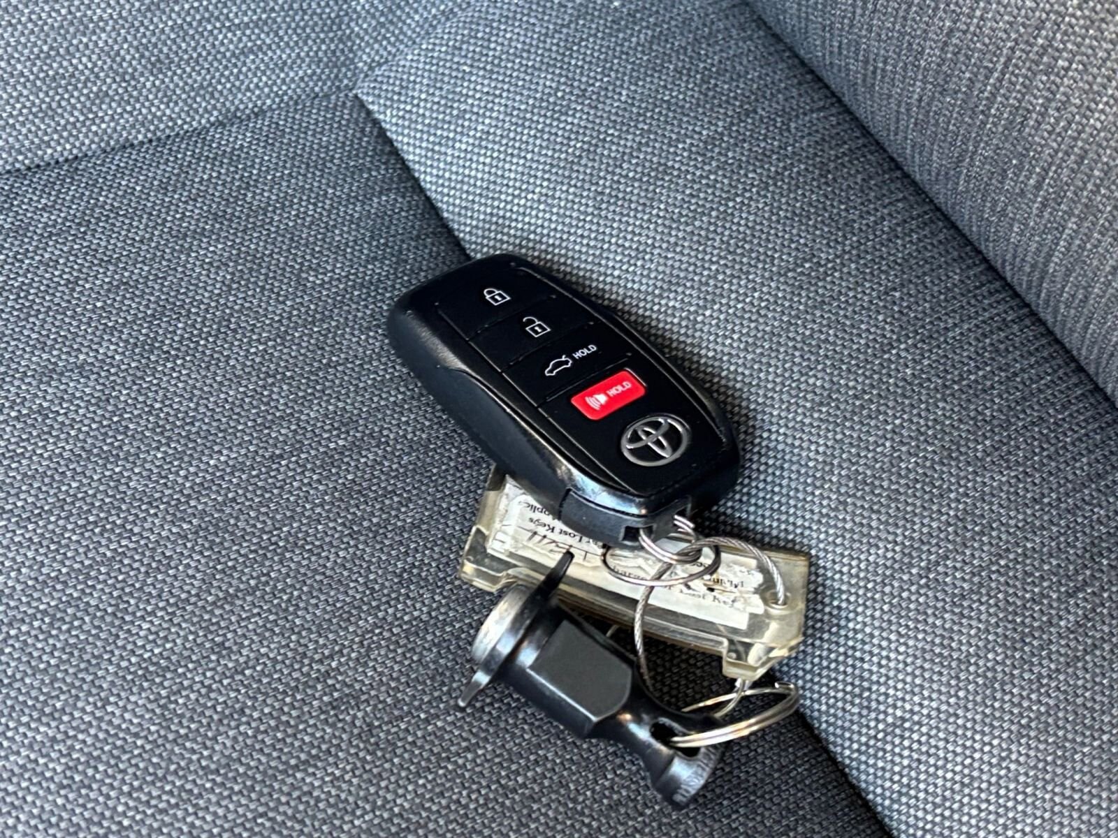 Thumbnail: 2025 Toyota Camry - 22