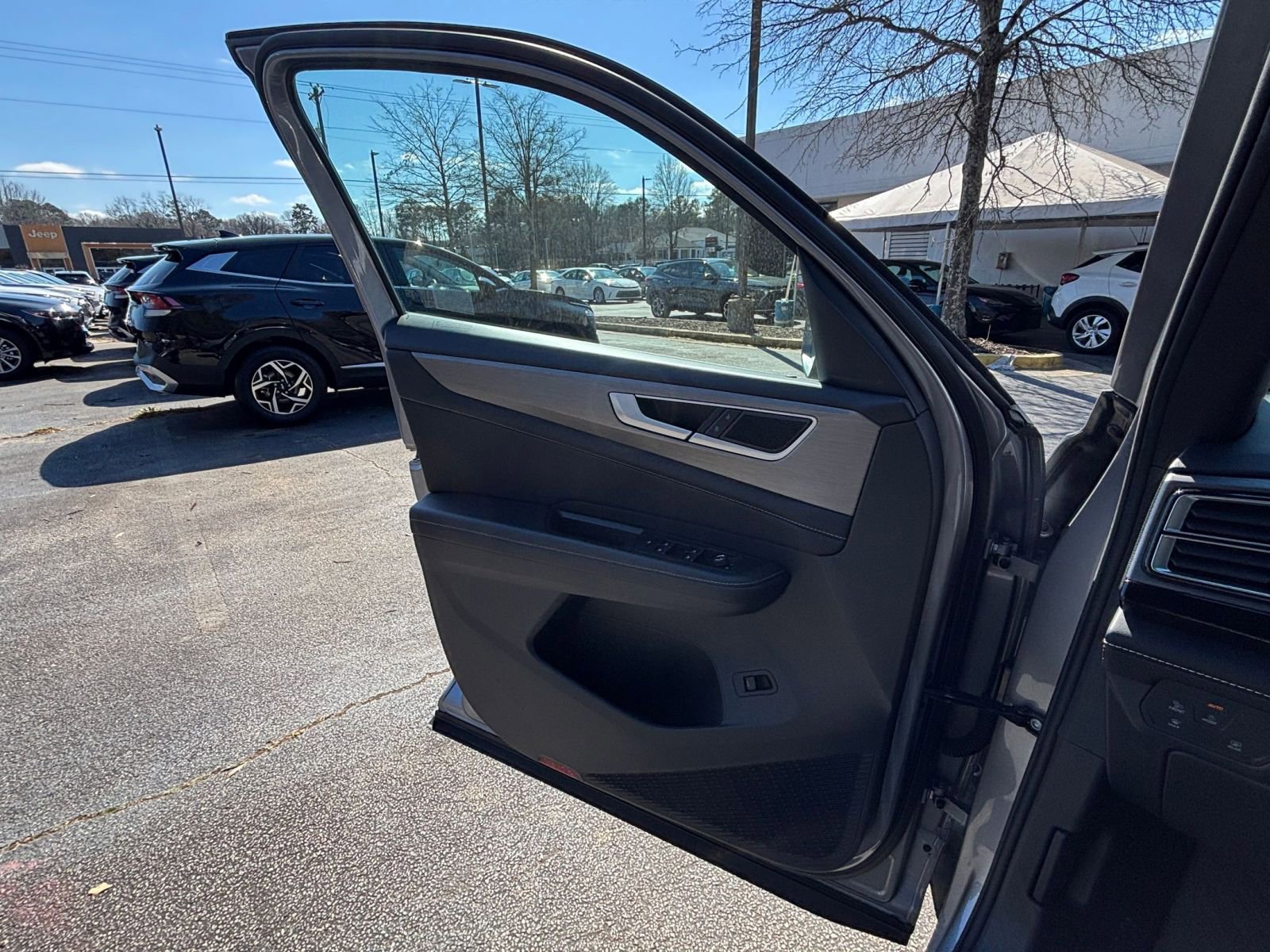 Thumbnail: 2025 Volkswagen Atlas - 18