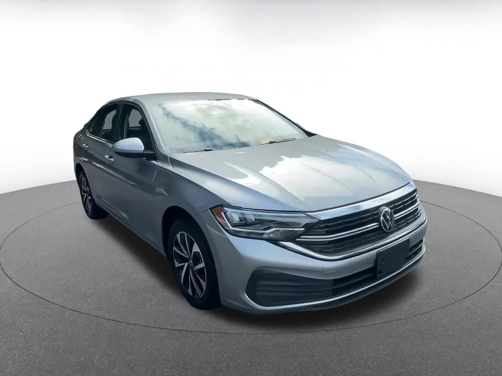 Thumbnail: 2024 Volkswagen Jetta - 3