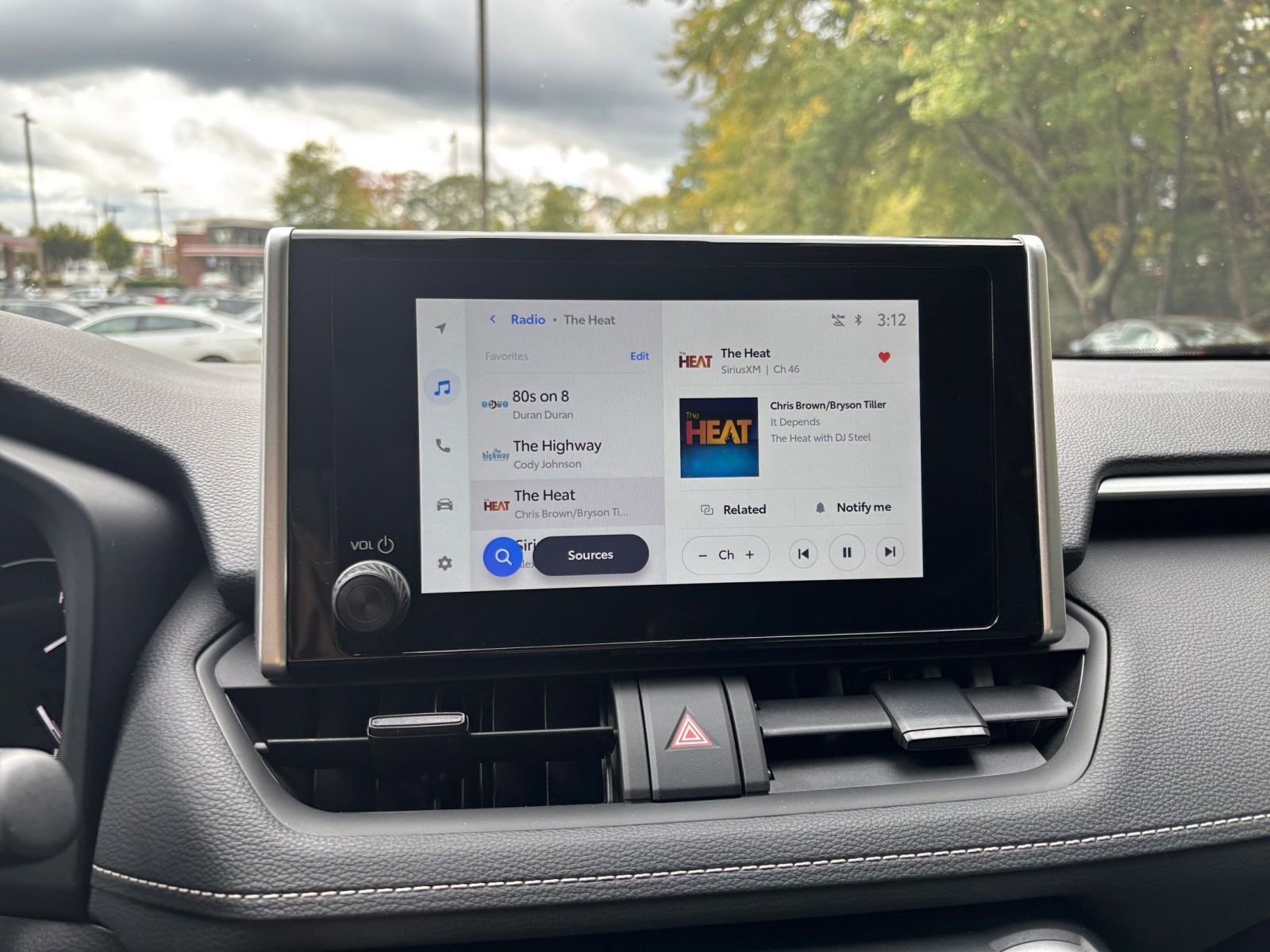 Thumbnail: 2025 Toyota RAV4 - 21