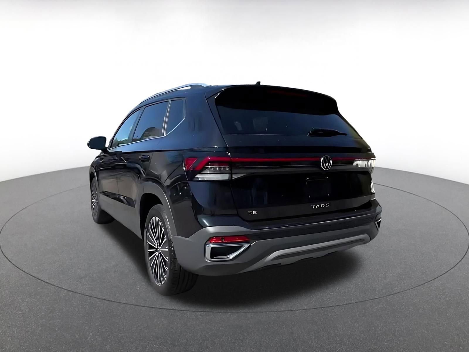 Thumbnail: 2025 Volkswagen Taos - 11