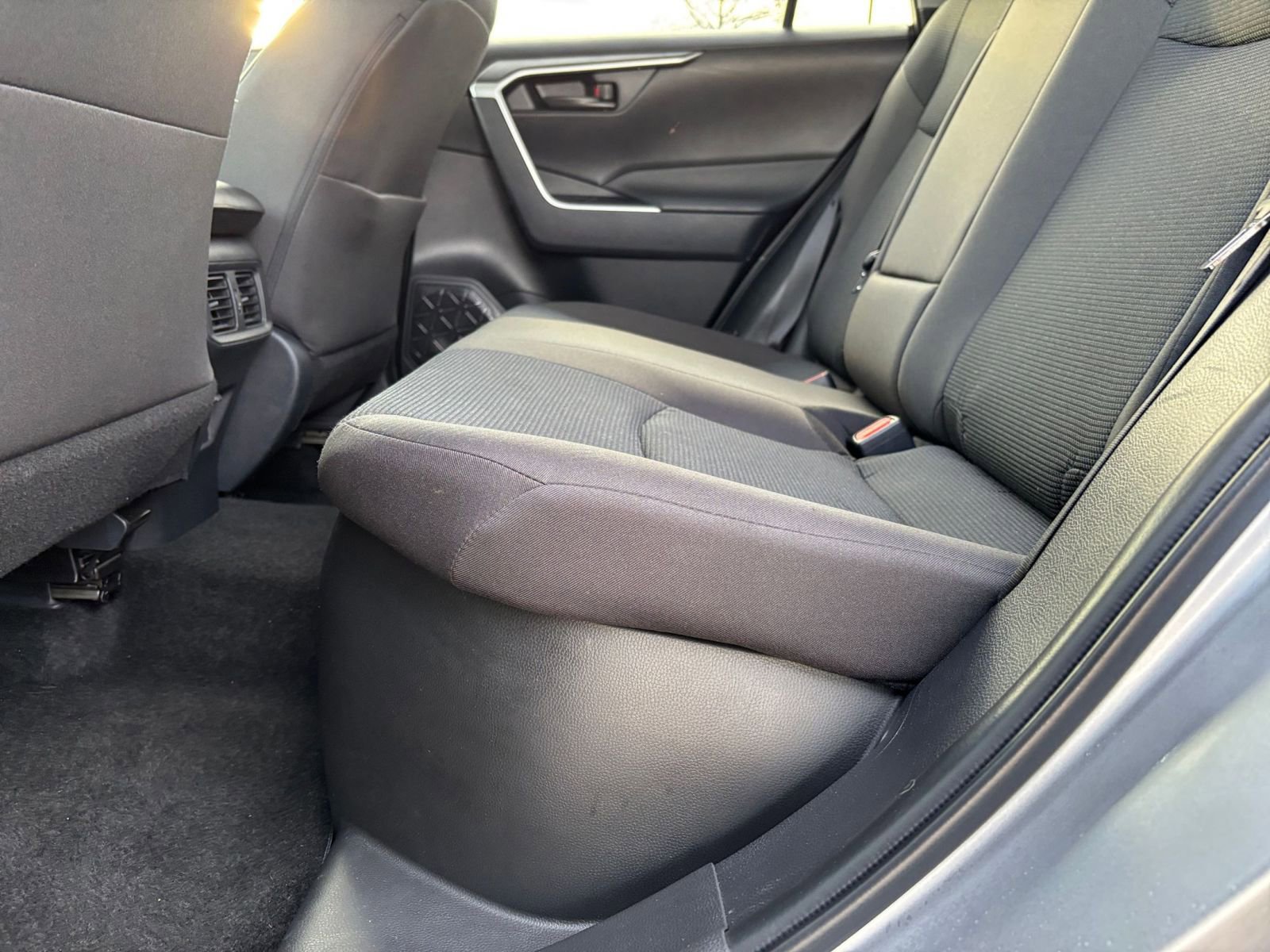 Thumbnail: 2025 Toyota RAV4 - 25