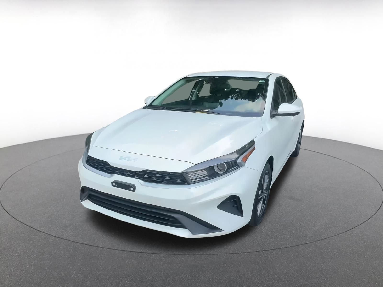 Thumbnail: 2023 Kia Forte - 7