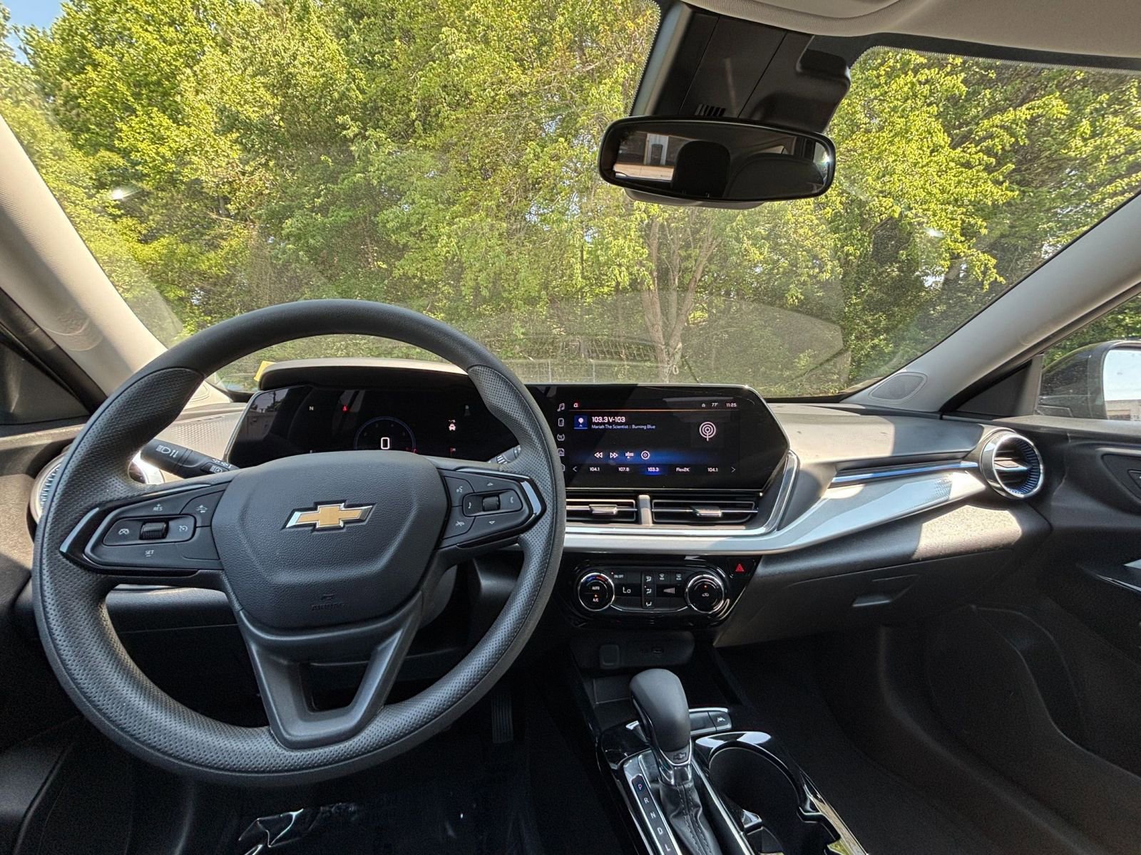 Thumbnail: 2025 Chevrolet Trax - 34