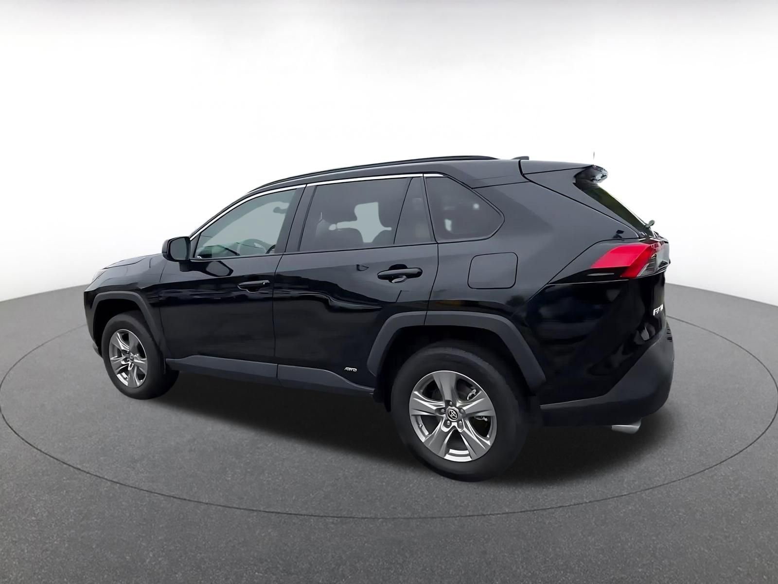 Thumbnail: 2024 Toyota RAV4 - 10
