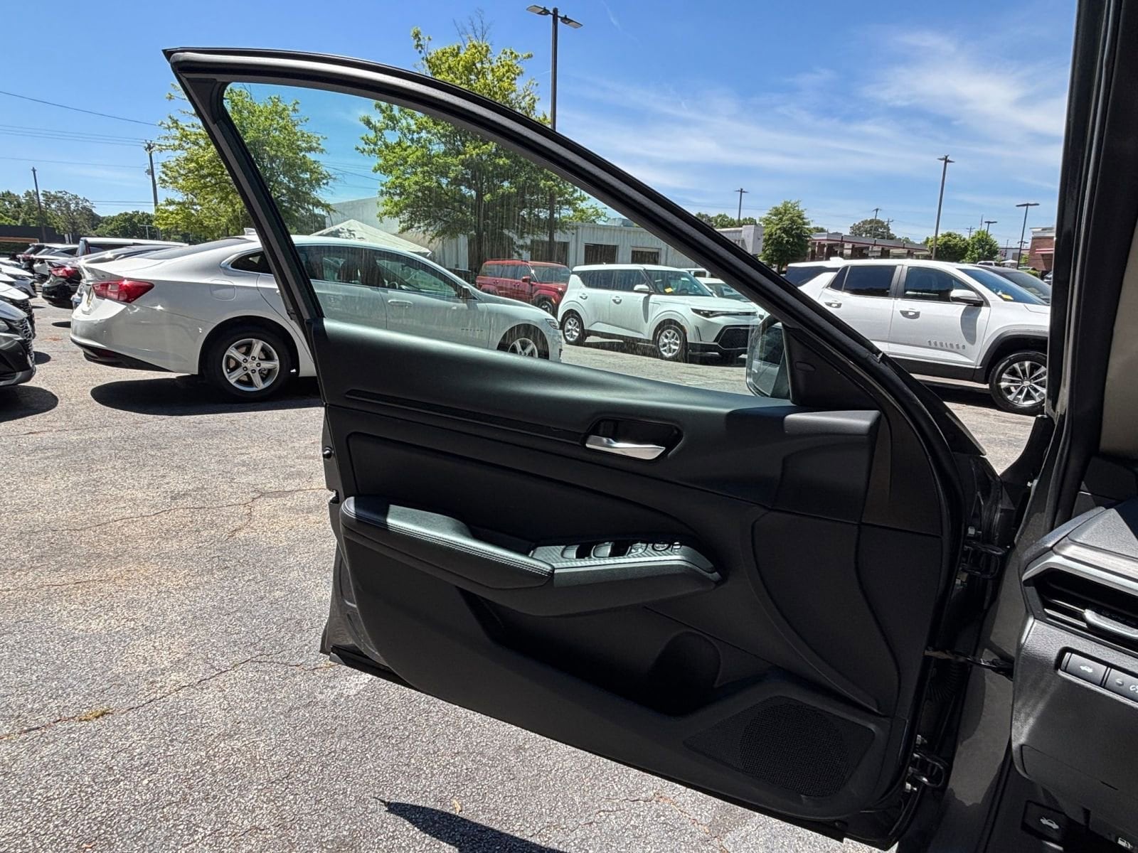 Thumbnail: 2025 Nissan Altima - 18